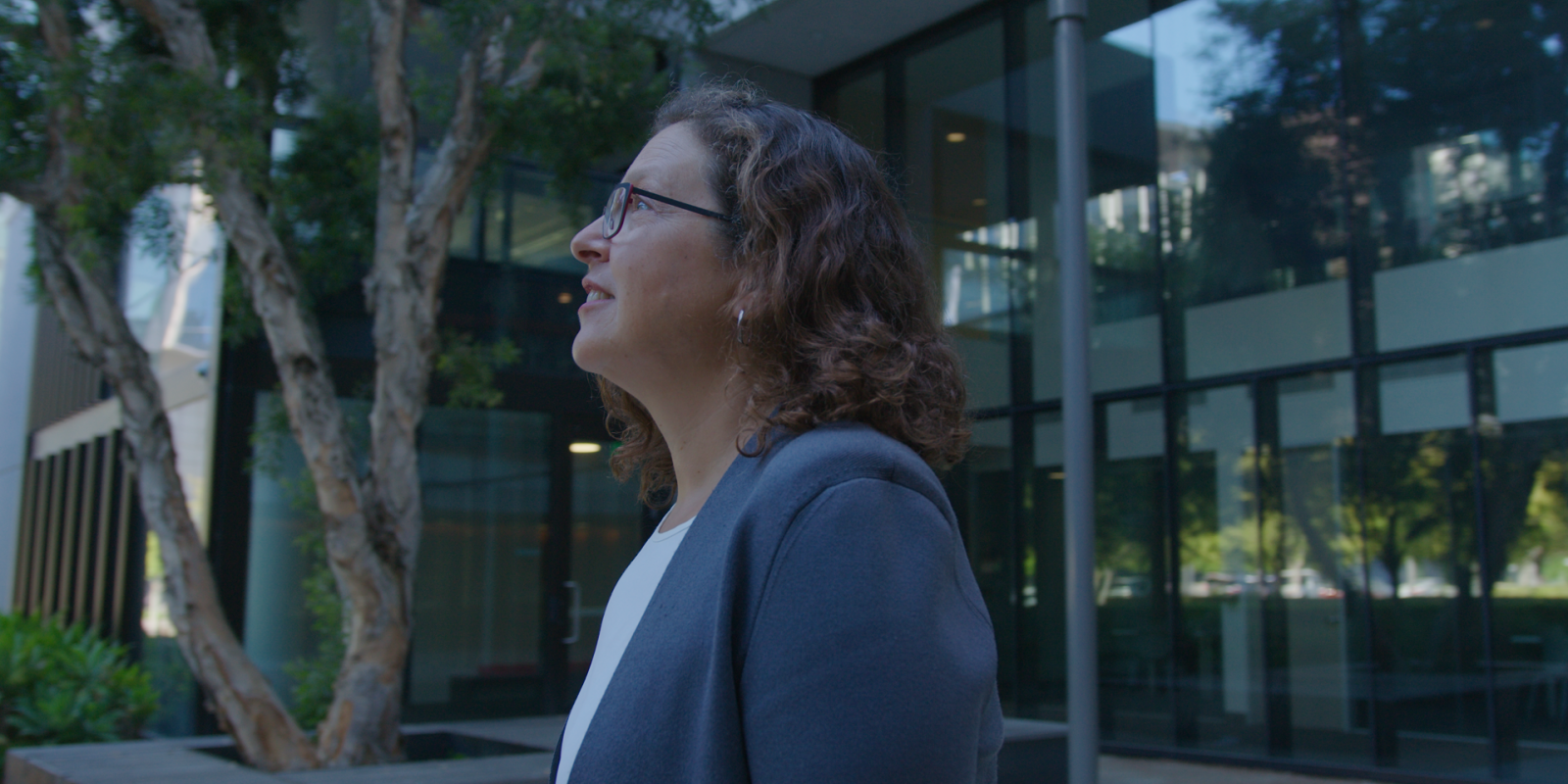 Margot Kushel outside UCSF Mission Hall